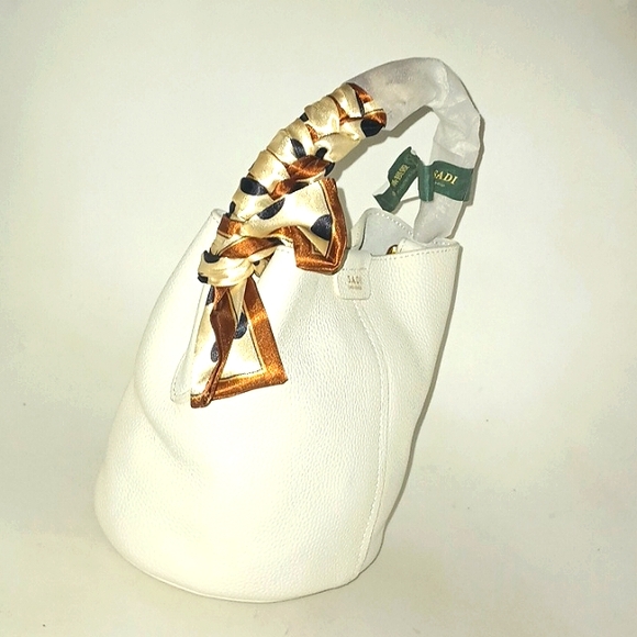 ASARI BEIGE BUCKET HANDBAG - Picture 2 of 4